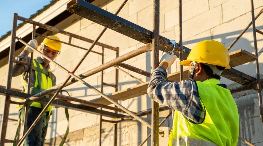 Professional fairlawn roofing services in Montrose, IA
